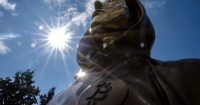 Satoshi pronto podría superar a Warren Buffett, Mark Zuckerberg para convertirse en el segundo más rico del mundo