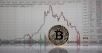 Bitcoin retrocede tras un leve aumento en el indicador de inflación preferido de la Fed