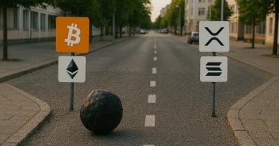 121ab864-b213-4317-99a7-149b46ba03b0.jpg BlackRock descarta ETFs de XRP y SOL a pesar del cierre del caso Ripple-SEC