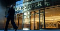 CIO de BlackRock recomienda incluir Bitcoin en el portafolio ideal para 2025