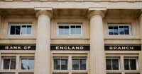 Banco de Inglaterra mantiene la tasa de interés en 4% en noviembre