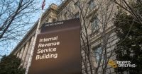 El Tesoro de los EEUU y el IRS amplían discretamente exenciones fiscales para ultrarricos y gigantes cripto NYT