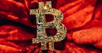 Arthur Hayes dice que Bitcoin podr&iacute;a mantenerse en 80K ante cambios en la pol&iacute;tica de la Fed