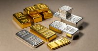 Plata alcanza nuevo m&aacute;ximo sobre $84, oro rompe r&eacute;cord tras comentarios de Trump sobre posible acci&oacute;n en Ir&aacute;n
