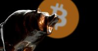 Bitcoin cae por debajo de $88K, desencadenando $135M en liquidaciones largas de cripto en la &uacute;ltima hora