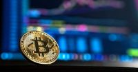 Ballenas venden $3.4B en Bitcoin al alcanzar el precio un muro de $92K