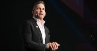 Grant Cardone redobla su apuesta por Bitcoin ante ca&iacute;da del precio y afirma que no vender&aacute;