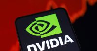 Acciones de Nvidia caen 5% por preocupaciones sobre gasto en IA