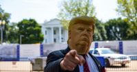 Trump presiona a bancos para negociar con empresas de cripto sobre ley de estructura del mercado