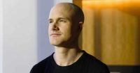 Trump se re&uacute;ne en privado con el CEO de Coinbase Brian Armstrong antes de instar a los bancos a apoyar el proyecto de ley cripto