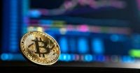 Ballenas transfieren m&aacute;s de 44,000 Bitcoin a exchanges antes de la reuni&oacute;n de la Fed