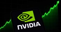 Nvidia alcanza m&aacute;ximo hist&oacute;rico tras aprobaci&oacute;n de EE. UU. de ventas de chips H200 a China