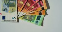 La UE impondr&aacute; un l&iacute;mite de pago en efectivo de 10.000 euros a partir de julio de 2027 bajo nueva regulaci&oacute;n AML